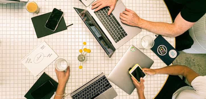 Reunión de trabajo de autónomos sin empleados